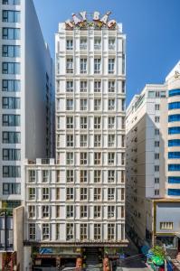 อาคารที่มีโรงแรม