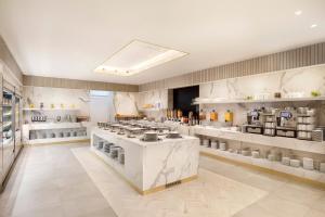 Kuhinja oz. manjša kuhinja v nastanitvi Crowne Plaza Zürich by IHG