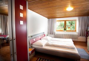 Łóżko lub łóżka w pokoju w obiekcie Landhotel Lacknerhof