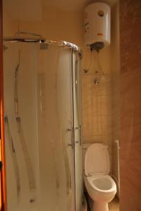 Obelisk Hotel Axum的一间浴室