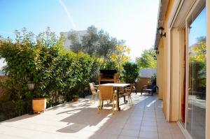 Gallery image of Villa climatisée avec piscine et barbecue in Le Grau-du-Roi