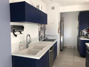F4 120 m2 10 minutes a pieds du vieux nice