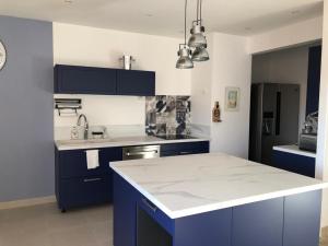 F4 120 m2 10 minutes a pieds du vieux nice