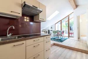 Kuchyň nebo kuchyňský kout v ubytování Zweizimmer-Wohnung mit Schlossblick + 5 fotografií