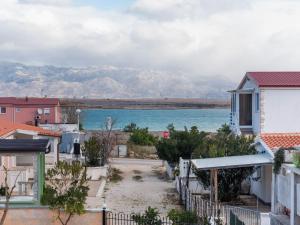 Fotografia z galérie ubytovania Quaint Apartment in Vir with Sea Beach Nearby vo Viry