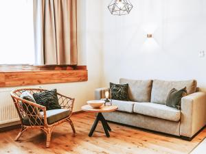 Ein Sitzbereich in der Unterkunft FOLGA - Hotel, Restauracja, Browar, SPA