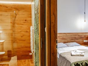 Ein Badezimmer in der Unterkunft FOLGA - Hotel, Restauracja, Browar, SPA