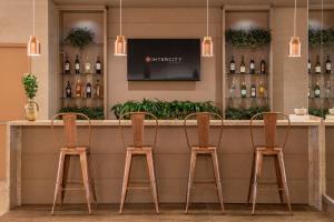 Lounge nebo bar v ubytování Intercity Curitiba Batel