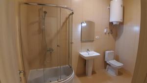 Salle de bains dans l'établissement Villa Roan