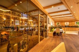 Restaurace v ubytování Kräuterhotel Hochzillertal