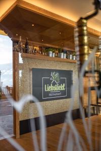 Certifikát, hodnocení, plakát nebo jiný dokument vystavený v ubytování Kräuterhotel Hochzillertal