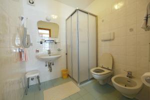 O baie la Hotel Fiorenza +19 fotografii