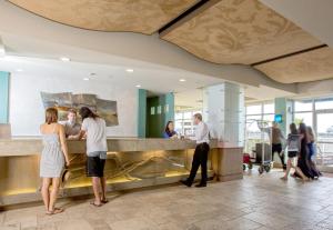 入住Tides Folly Beach, Charleston's Oceanfront Hotel的客人