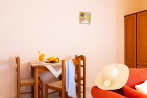 Posezení v ubytování Houmis Apts & Studios