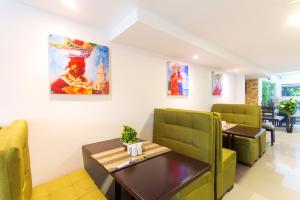 Posezení v ubytování Hotel Avexi Suites By GEH Suites