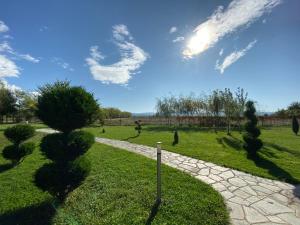 カルロヴォにあるYaev Family Hotelのギャラリーの写真