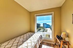Gallery image of East of the Sun Beachside Apartment with Deck! in Emerald Isle