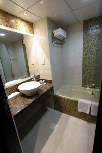 Koupelna v ubytování Dorus Hotel