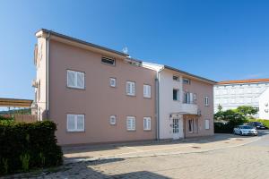 Budova, v ktorej sa apartmán nachádza