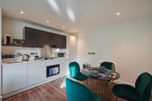 Seven Living Slough - Free Parking & Fast Wi-Fi