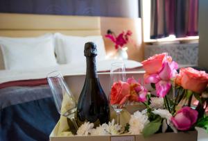 Ліжко або ліжка в номері Hotel Srbija Garden-FREE PARKING