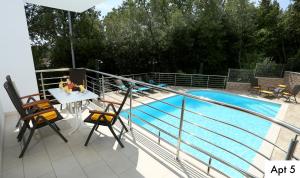 Kolam renang di atau dekat dengan Villa Dragi with Pool, Sauna, & Whirlpool