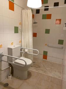 Koupelna v ubytování Garden Hostel