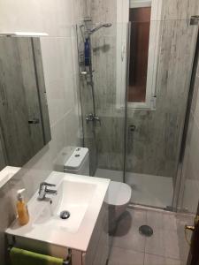 Kúpeľňa v ubytovaní TORREPEREA- Piso completo