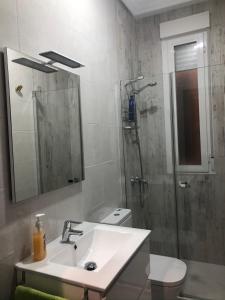 Kúpeľňa v ubytovaní TORREPEREA- Piso completo