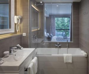 Un baño de Hotel Nox