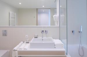 Un baño de Hotel Nox