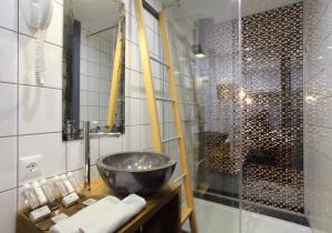 Un baño de Hotel Nox