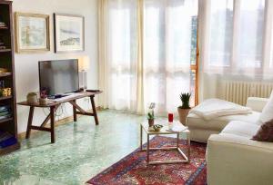 A television and/or entertainment centre at Attico San Francesco