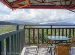 Balkón nebo terasa v ubytování Mountain View Garden Inn Coron