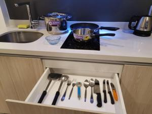 A cozinha ou kitchenette de 2BDR in Water Resort close to WalkingStreet