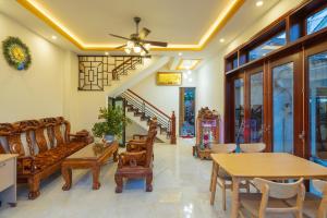 Khu vực ghế ngồi tại Thinh Phuc Homestay