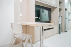 Kuchyň nebo kuchyňský kout v ubytování Comfy Studio at Beverly 90210 Apartment By Travelio