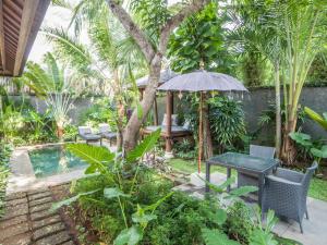 Zahrada ubytování Mango Tree Villas Jimbaran Bali