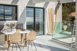 Balkón nebo terasa v ubytování Suites Minetos