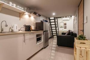 Köök või kööginurk majutusasutuses S1 Large Duplex Silom 3 Beds, Full Kitchen WIFI