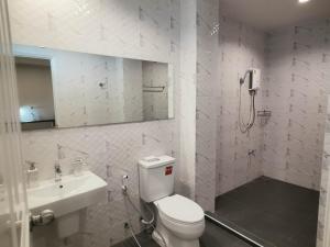 J2 Residence Chiang Rai的一间浴室
