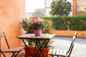 En balkon eller terrasse på CIACCIO HOUSE near airport