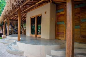 Φωτογραφία από το άλμπουμ του Jati Village, Party Hostel and Bungalows σε Νησιά Γκίλι