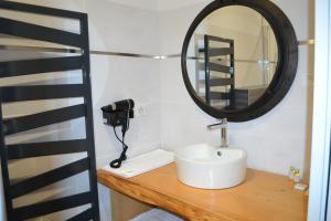Fotografie z fotogalerie ubytování Logis Auberge de Pont Calleck v destinaci Inguiniel