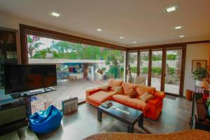 Posezení v ubytování Orza - holiday home with private swimming pool in Benissa