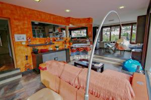 Posezení v ubytování Orza - holiday home with private swimming pool in Benissa