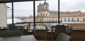 Um restaurante ou outro lugar para comer em Hotel Santa Maria