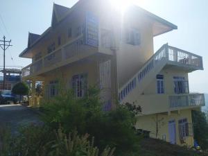 Budova, kde se ubytování v soukromí nachází + 39 fotografií