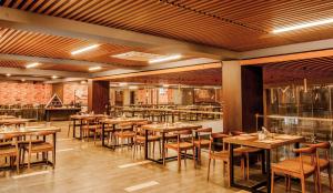 Restaurace v ubytování Hotel Sonar Bangla Taki