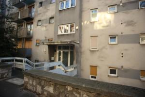 Budova, v ktorej sa apartmán nachádza